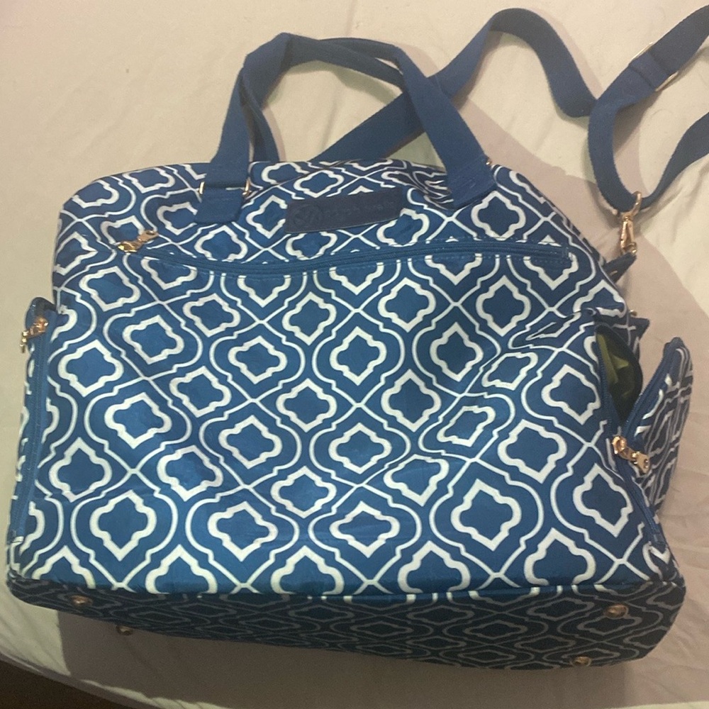 Sarah Wells Breastfeeding Tote Bag and accessory bag.